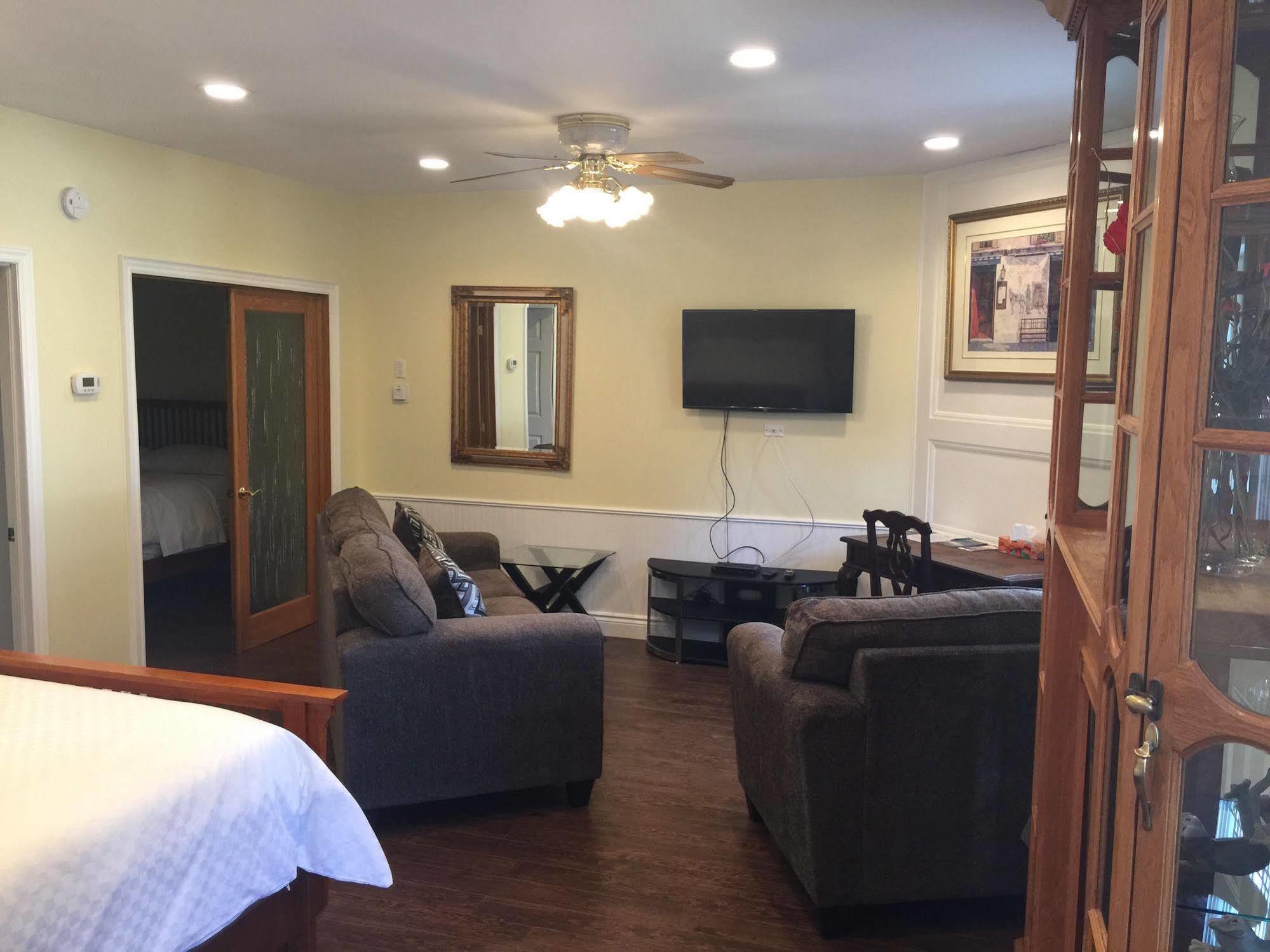 Grey Rose Suites Hanover Экстерьер фото